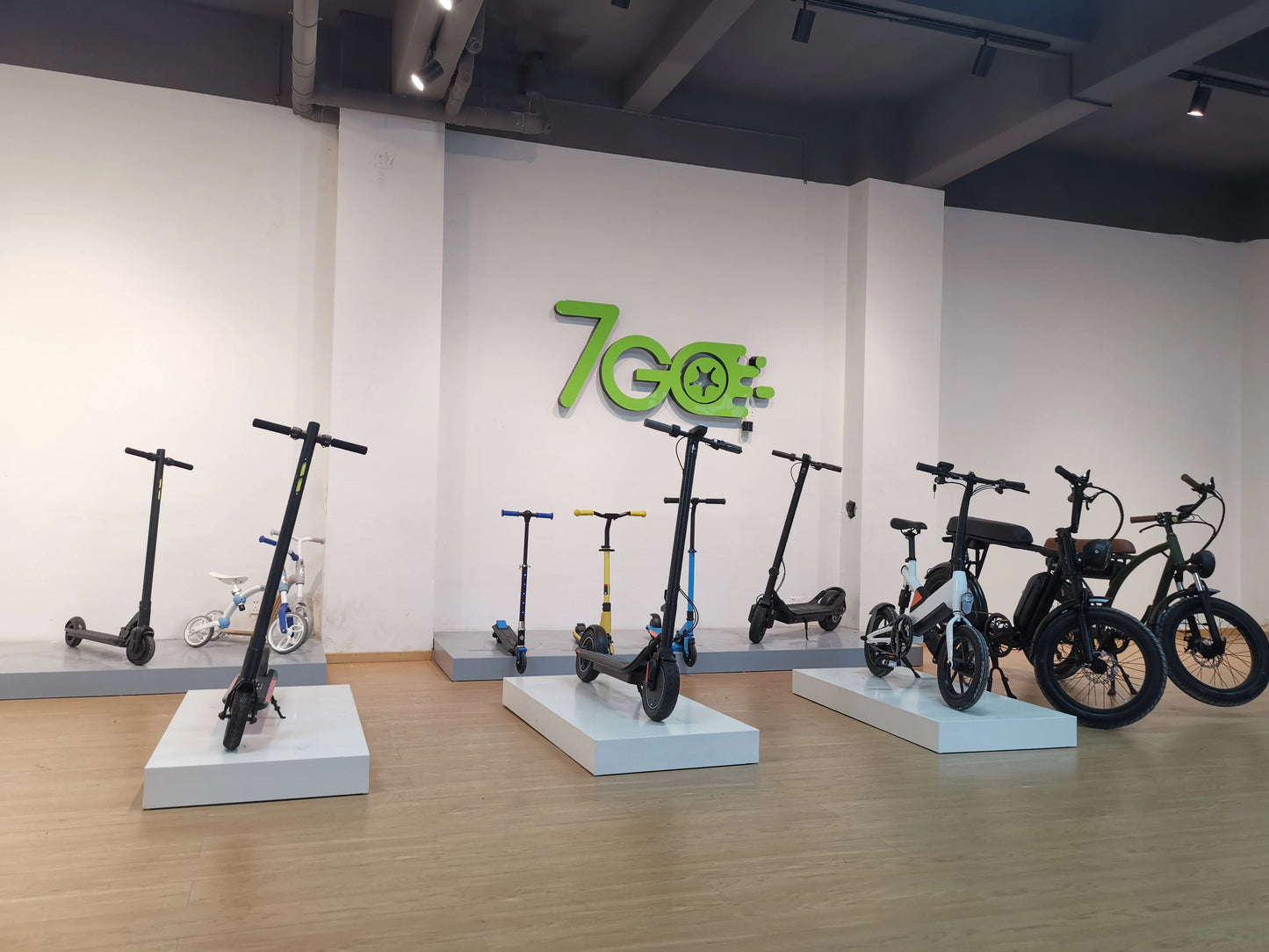 750w Fat Tyre Electric Bike Long Range Electric Bicycle Removable Battery Electric Mountain Bike E-bike 7 Sister Stars LLC
