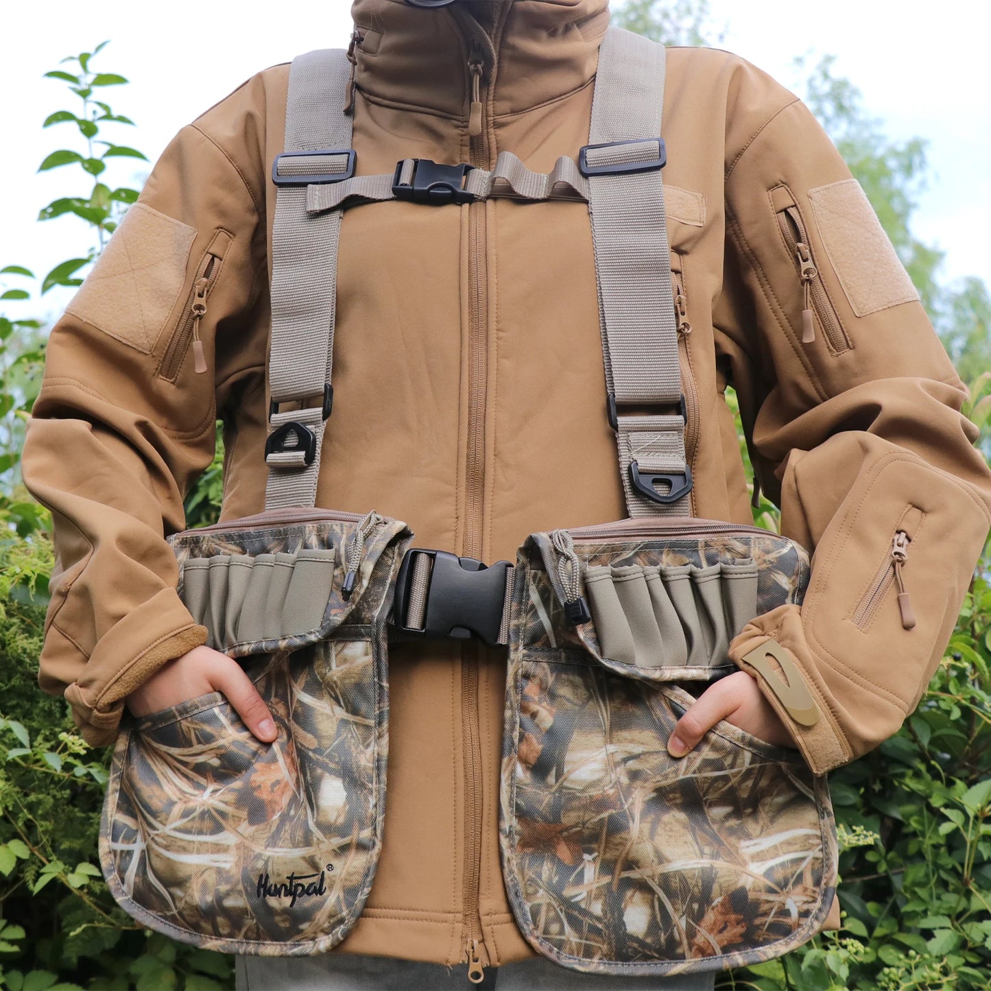 Hunting Vest Camouflage Upland Waterfowl Vest Meadow Lightweight with Hunting Game Duck Pouch and Pockets for Hunting Fishing